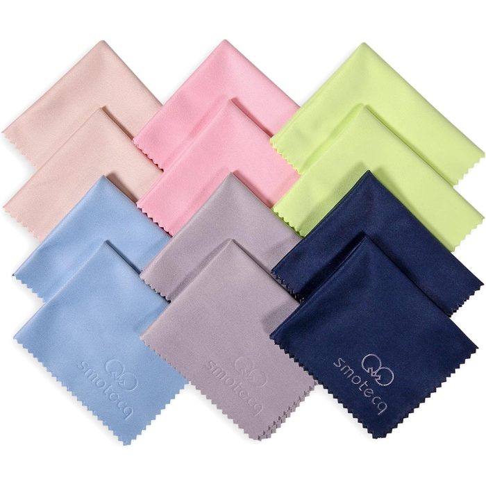 Sourced from the highest quality microfiber that absorbs and removes dust, oil, smudges, fingerprints, dirt, and more.