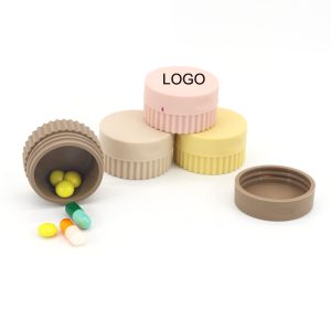 Enjoy a light-hearted travel with our travel containers for toiletries.