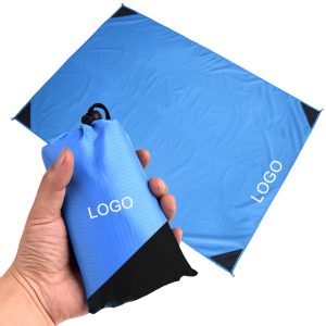 Experience ultimate convenience with our foldable beach mat that comes with a compact pouch for easy carrying and storage.